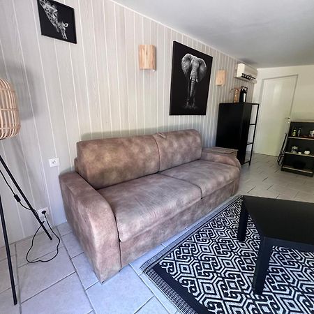 Lovina Chambre De Charme Avec Jaccuzi Velaux ภายนอก รูปภาพ