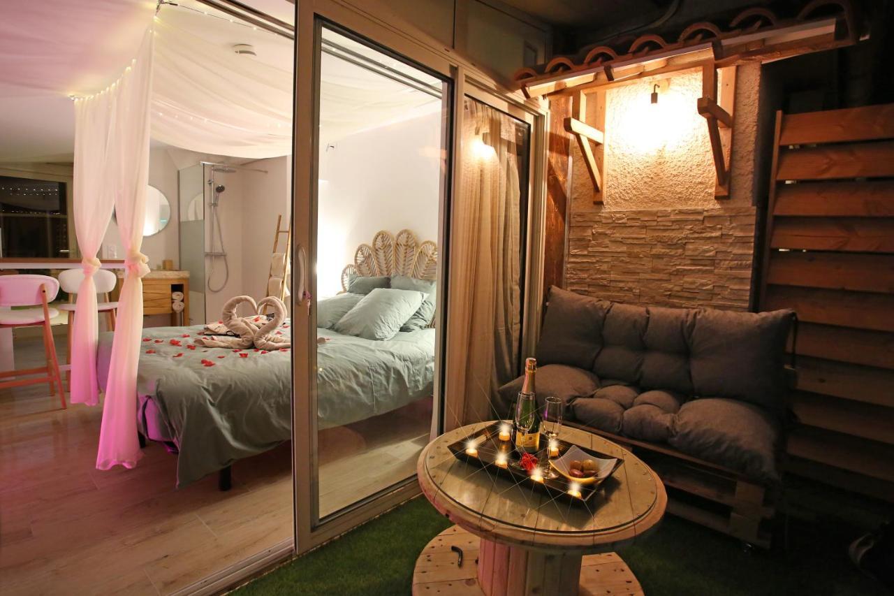 Lovina Chambre De Charme Avec Jaccuzi Velaux ภายนอก รูปภาพ