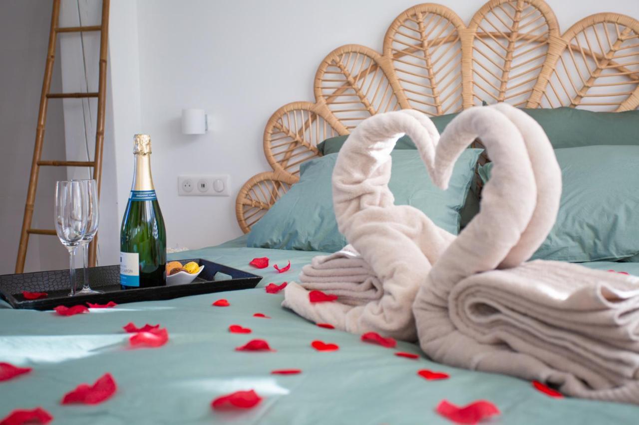 Lovina Chambre De Charme Avec Jaccuzi Velaux ภายนอก รูปภาพ