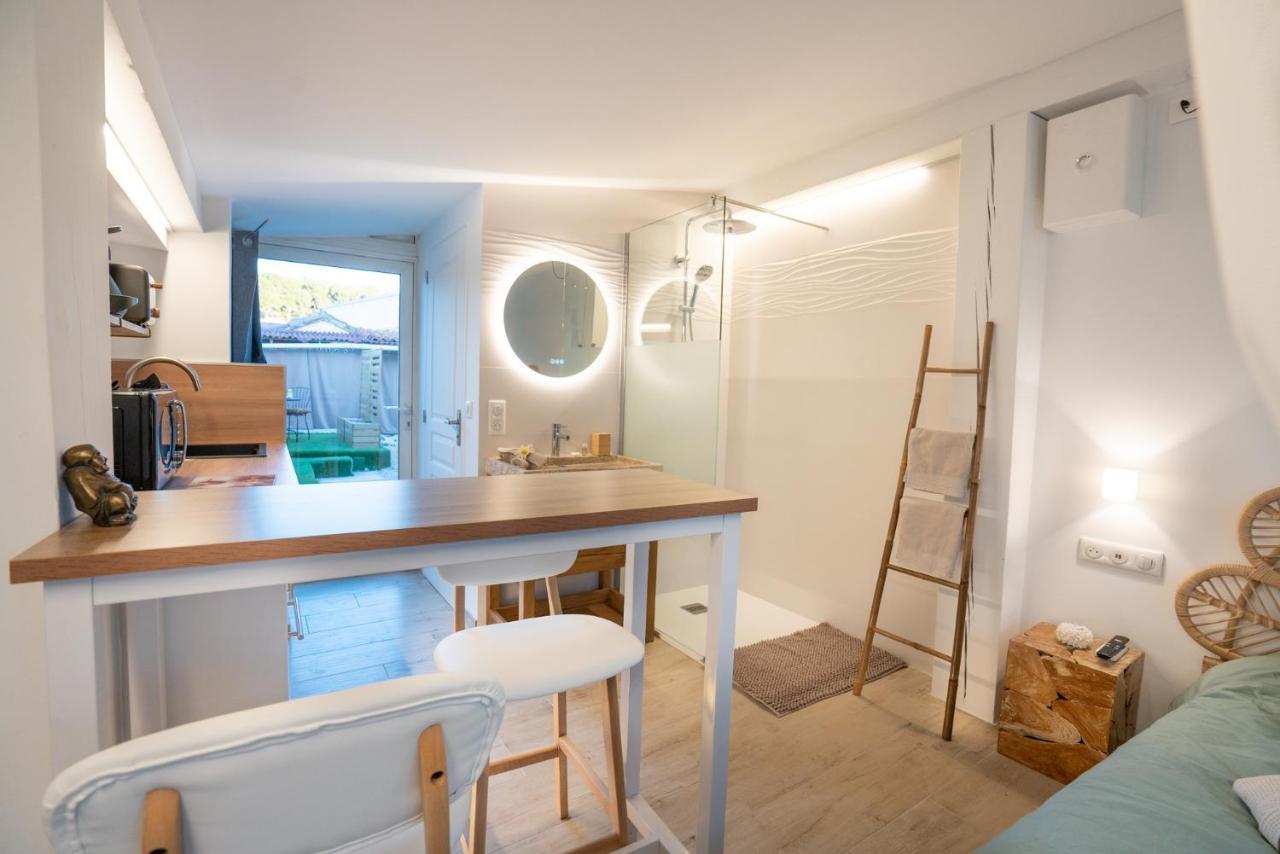Lovina Chambre De Charme Avec Jaccuzi Velaux ภายนอก รูปภาพ