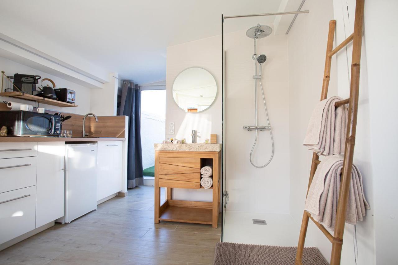 Lovina Chambre De Charme Avec Jaccuzi Velaux ภายนอก รูปภาพ