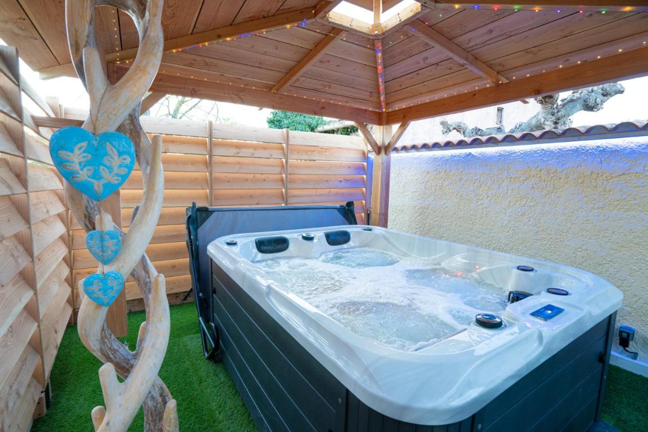 Lovina Chambre De Charme Avec Jaccuzi Velaux ภายนอก รูปภาพ