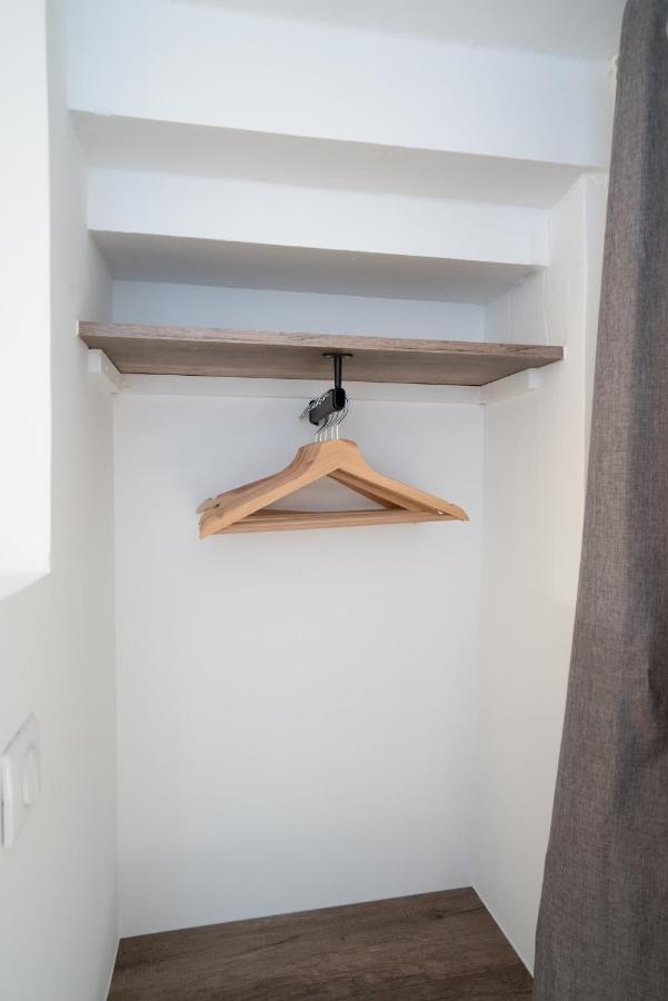 Lovina Chambre De Charme Avec Jaccuzi Velaux ภายนอก รูปภาพ