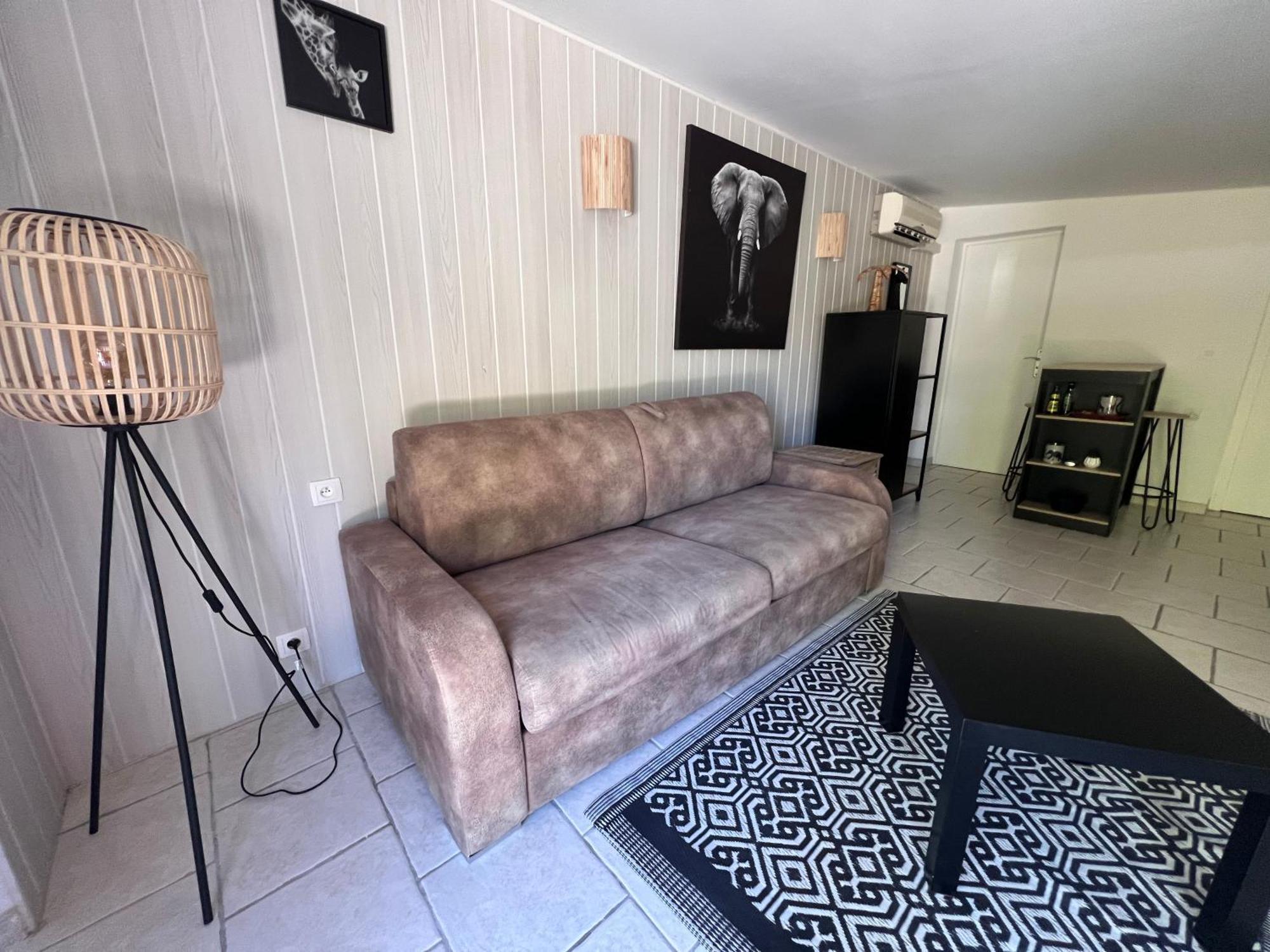 Lovina Chambre De Charme Avec Jaccuzi Velaux ภายนอก รูปภาพ
